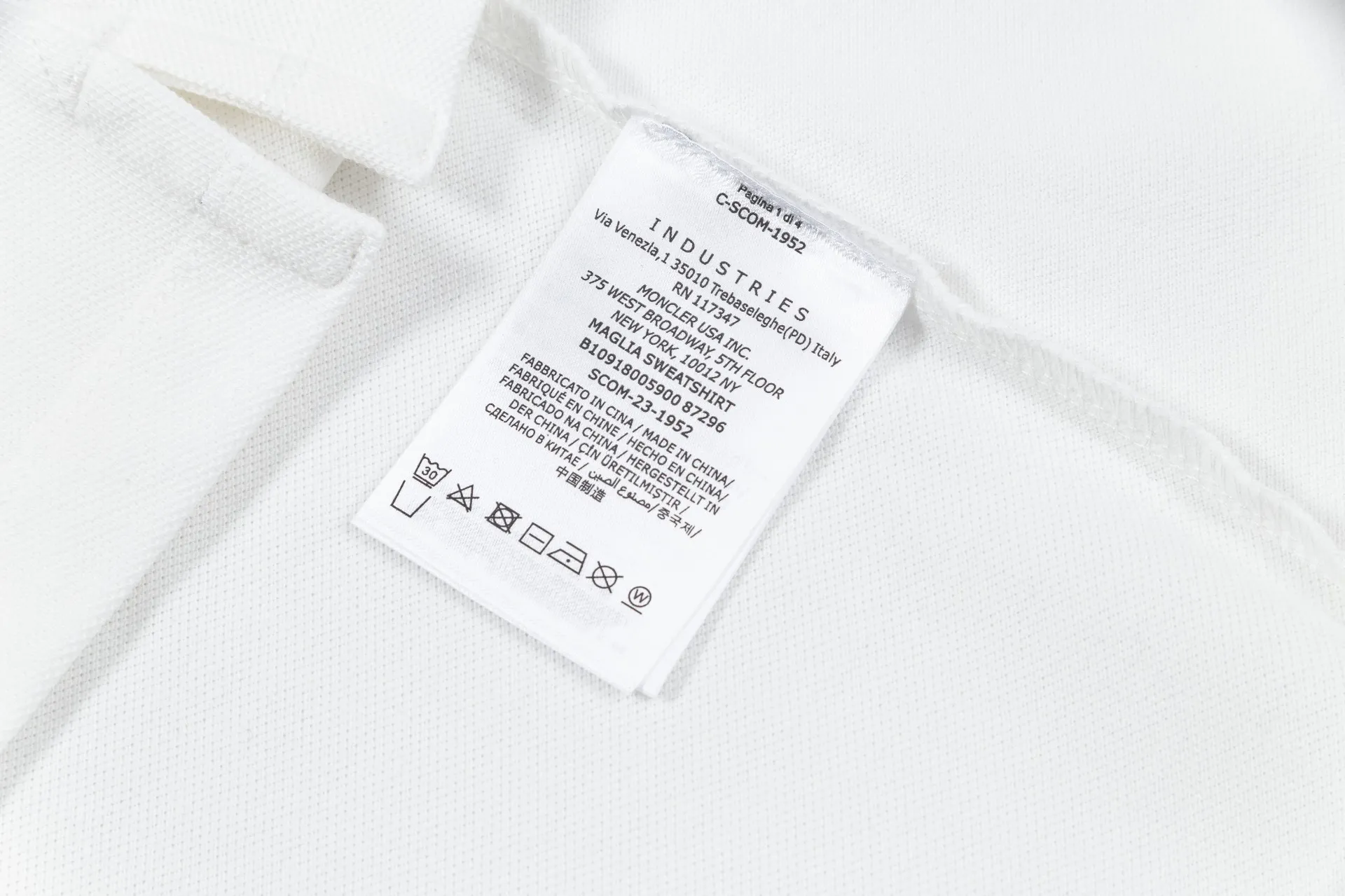 ： MONCLER ： ：230 ：Black White Gray Size：M-XXL Classic logo LOGO Polo ，Classic ， 。 ， ， 。